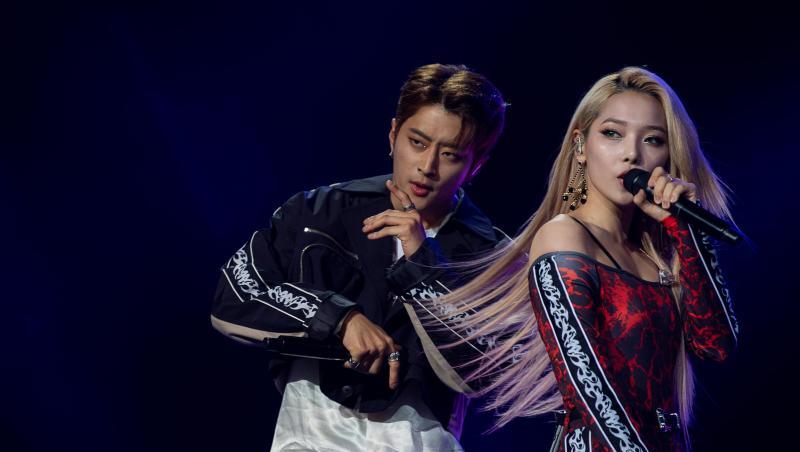 Die Mitglieder der Band Kard, J.Seph und Jeon Somin beim "Finger Heart Festival" in Mannheim. Die Mitglieder der Band Kard, J.Seph und Jeon Somin beim "Finger Heart Festival" in Mannheim.