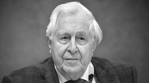 Der einstige Ministerpräsident von Thüringen und Rheinland-Pfalz, Bernhard Vogel, ist im Alter von 92 Jahren gestorben.