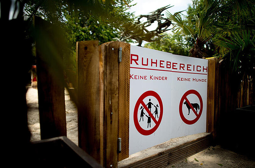 Kinder und Hunde verboten - die Mütter in Düsseldorf gehen auf die Barrikaden