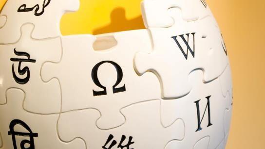 Was steckt hinter den Wikipediaartikeln - und wer?