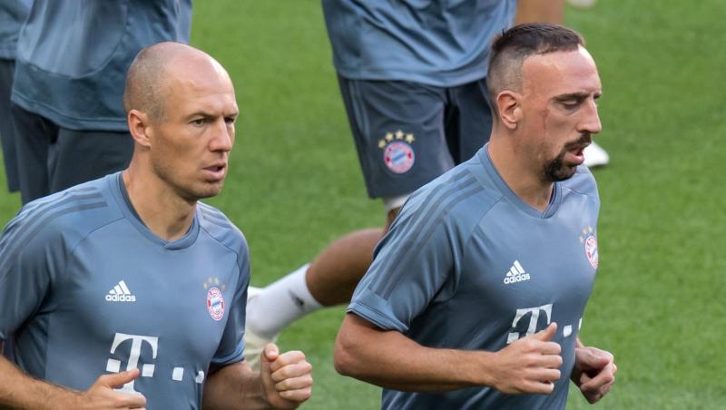 Arjen Robben (l) und Franck Ribéry beim Training. Foto: Sven Hoppe/Archiv Arjen Robben (l) und Franck Ribéry beim Training. Foto: Sven Hoppe/Archiv