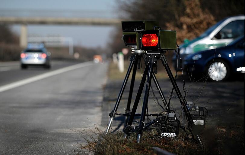 Im Rahmen einer Schwerpunktaktion zum Thema &bdquo;überhöhte Geschwindigkeit&ldquo; hat die Polizei am Dienstag im Stadtgebiet verstärkt Kontrollen durchgeführt: "Insgesamt mussten über 290 Verkehrsteilnehmer wegen überhöhter Geschwindigkeit beanstandet werden." (SYMBOLBILD)