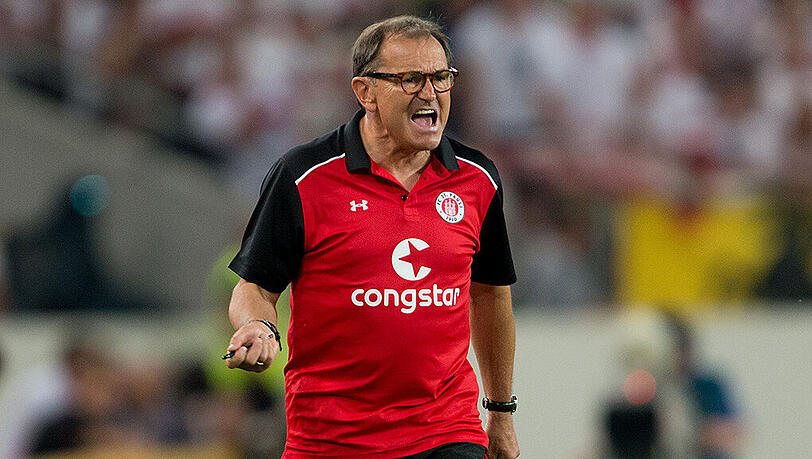Ewald Lienen will im DFB-Pokal nicht auf den FC Bayern treffen. Ewald Lienen will im DFB-Pokal nicht auf den FC Bayern treffen.