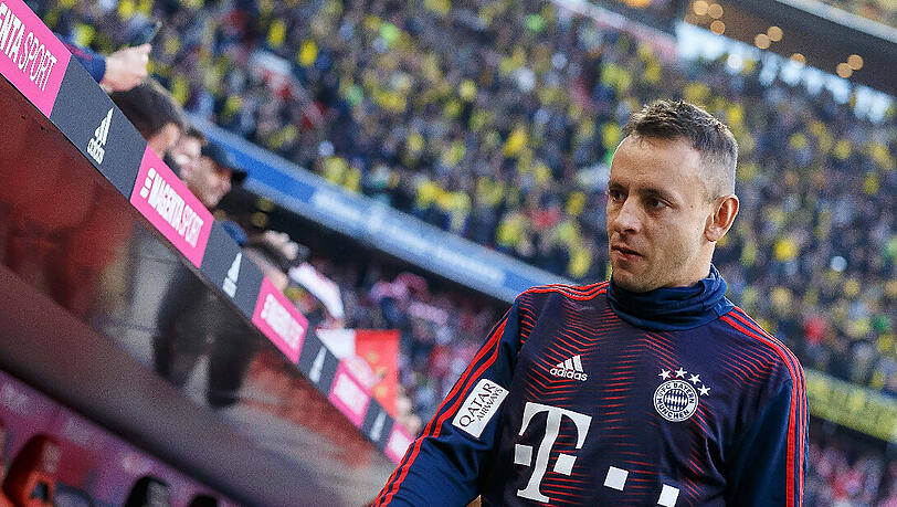 Rafinha spielt seit 2011 für die Münchner, sein Vertrag läuft am Saisonende aus. Er war 2005 aus Brasilien zum FC Schalke in die Bundesliga gewechselt, 2010 ging der Verteidiger aus Londrina für eine Saison zum CFC Genua und schloss sich danach dem FC Bayern an. Rafinha spielt seit 2011 für die Münchner, sein Vertrag läuft am Saisonende aus. Er war 2005 aus Brasilien zum FC Schalke in die Bundesliga gewechselt, 2010 ging der Verteidiger aus Londrina für eine Saison zum CFC Genua und schloss sich danach dem FC Bayern an.