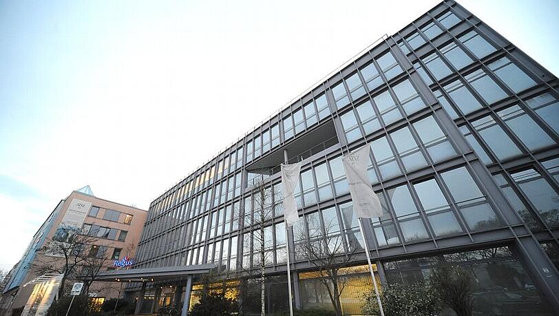 Bisher war das Gebäude eine reine Büroimmobilie. Bisher war das Gebäude eine reine Büroimmobilie.