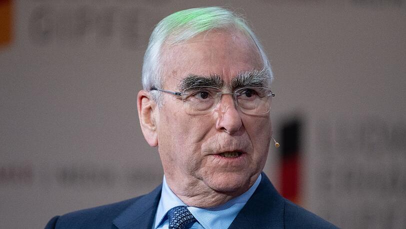 Theo Waigel, ehemaliger Bundesfinanzminister, nimmt am Ludwig-Erhard-Gipfel teil.