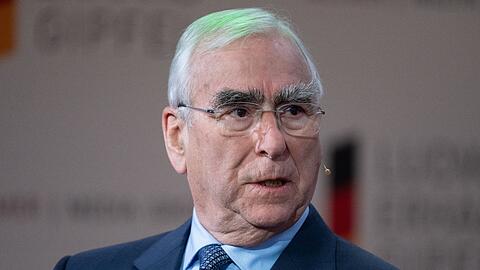 Theo Waigel, ehemaliger Bundesfinanzminister, nimmt am Ludwig-Erhard-Gipfel teil.