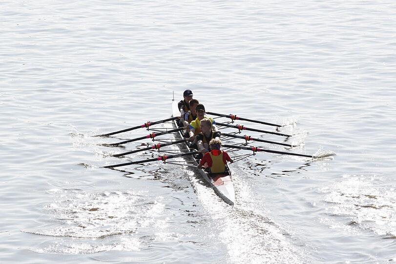 Kampf um die ersten Plätze: Ein Junior-Doppelvierer der Rudergesellschaft München auf der Regatta.