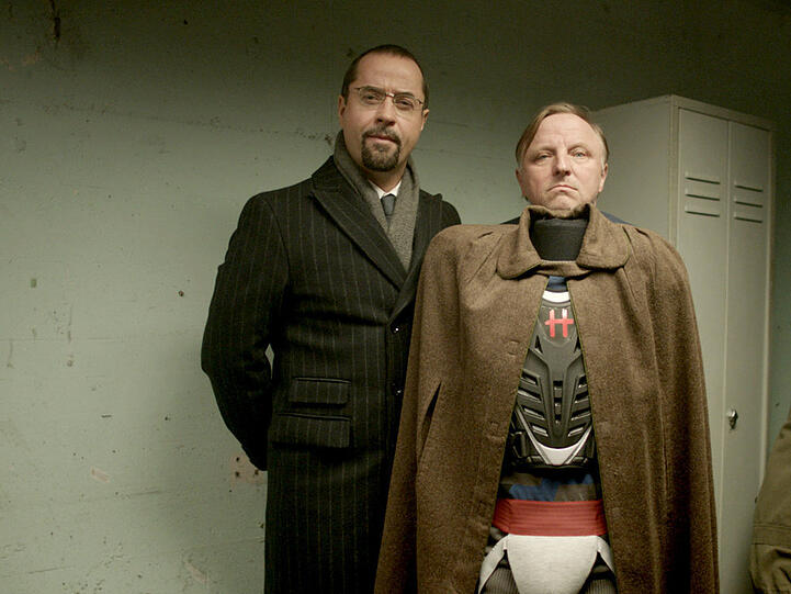 Boerne (Jan Josef Liefers, li.) und Thiel (Axel Prahl) sind dem Serienmörder, der sich selbst "Der Hammer" nennt, auf der Spur