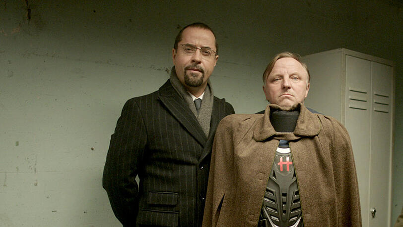 Boerne (Jan Josef Liefers, li.) und Thiel (Axel Prahl) sind dem Serienmörder, der sich selbst "Der Hammer" nennt, auf der Spur Boerne (Jan Josef Liefers, li.) und Thiel (Axel Prahl) sind dem Serienmörder, der sich selbst "Der Hammer" nennt, auf der Spur