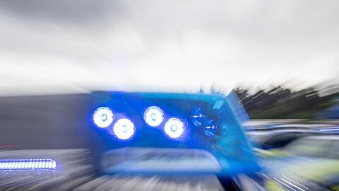 In Niedersachsen ist der Polizei ein betrunkener Autofahrer ins Netz gegangen - ganz freiwillig. (Symbolbild).