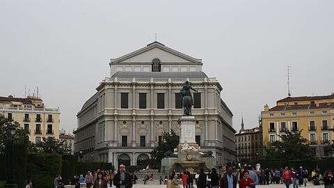 Der Einsturz geschah unweit des Madrider Opernhauses Teatro Real. (Archivfoto)