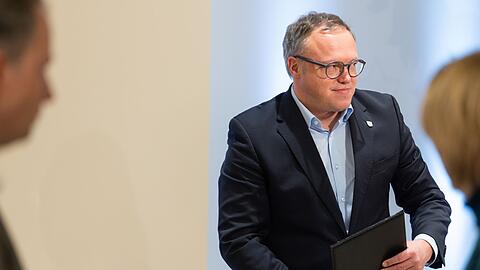 Die TU Chemnitz will Mario Voigt den Doktortitel entziehen.