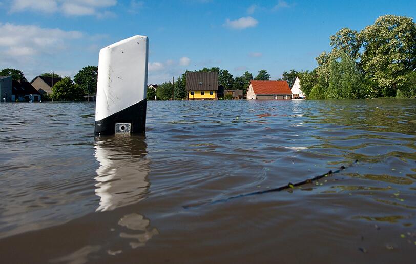 Deichbruch bei Fischbeck in Sachsen-Anhalt - Aktuelle Bilder vom Hochwasser