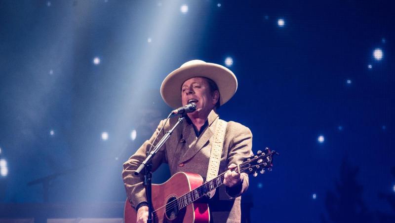 Kiefer Sutherland hat etwas zu erzählen. Kiefer Sutherland hat etwas zu erzählen.