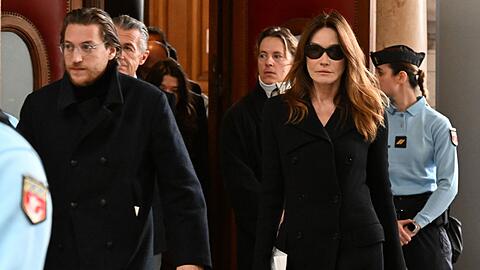 Ehefrau Carla Bruni hatte Sarkozy Sandwiches ins Gef&auml;ngnis gebracht und kam zu Gerichtsentscheid &uuml;ber seine Freilassung.