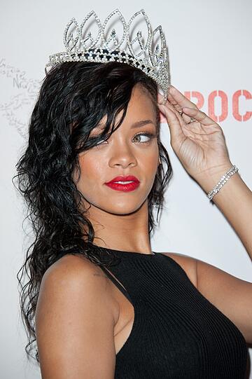 Auch die Pop-Queen feierte Halloween - wenn auch relativ spärlich verkleidet... Rihanna feierte im Greystone Manor Supperclub in West Hollywood.