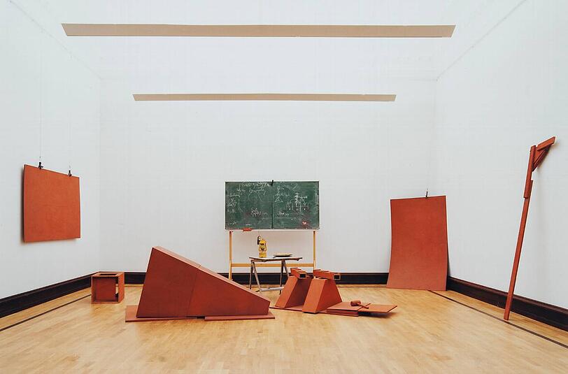 "Vor dem Aufbruch aus Lager I" von Joseph Beuys gehört zu den prominenten Neuerwerbungen des Hauses. Dazu gab's vom früherern Besitzer Lothar Schirmer 15 frühe Arbeiten dazu - gleichsam als Schenkung.