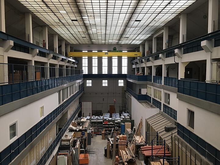 Das Innere der Trafohalle.