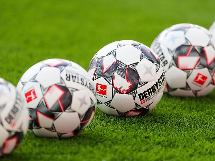 In Baden-Württemberg dürfen Profi-Fußballer das Training in Kleingruppen wieder aufnehmen.