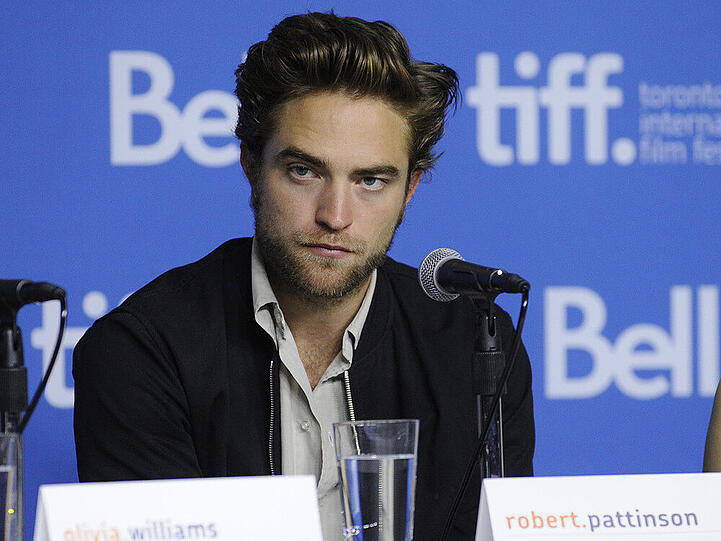 Genervt? Robert Pattinson auf einer Pressekonferenz des Toronto International Film Festival