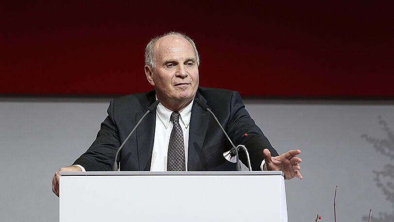 6. Der Comeback-Moment: 25. November 2016, das Datum der Rückkehr. Uli Hoeneß wird auf der Jahreshauptversammlung wieder zum Präsidenten gewählt, exakt 270 Tage nach seiner Haftentlassung.