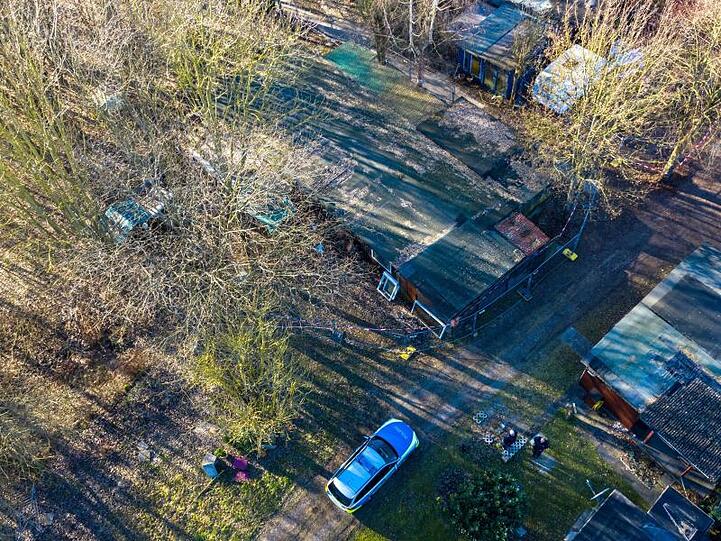 Im Fall des massenhaften Kindesmissbrauchs in Lügde in Nordrhein-Westfalen hat das Landgericht Detmold die Anklageschrift gegen zwei der drei Beschuldigten erhalten.