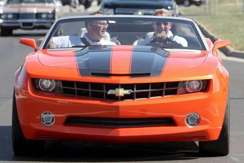 Die Chefs von General-Motors und der GM-Tochter Chevrolet: Rick Wagoner (r.) und Ed Peper haben 13,4 Milliarden Dollar von der US-Regierung bekommen. Geholfen hat es nichts. Jetzt wollen sie noch mehr.