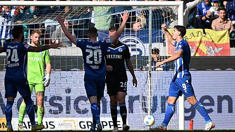 Auch in Karlsruhe blieb der FC Schalke 04 ohne Punkte.