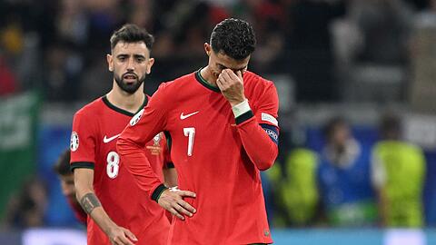 Ronaldo (r.) weinte nach seinem vergebenen Elfmeter in der Verlängerung.