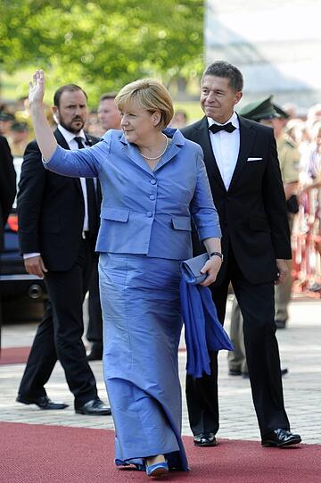 Geburtstag: Angela Merkel wird 60 Jahre alt! Hier gibt's die kultigsten Merkel-Fotos zum Durchklicken...