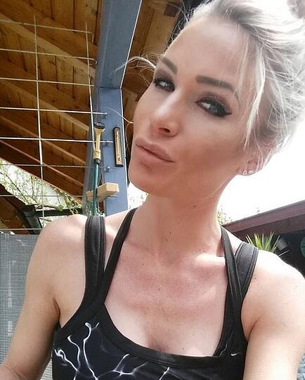 Die heißen Bilder von Playmate Ramona Bernhard.