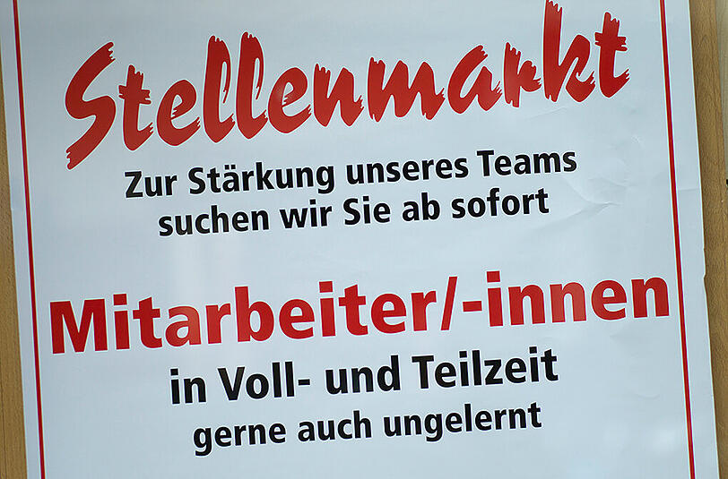 Bayerns Betriebe suchen Arbeitskräfte (Symbolbild)