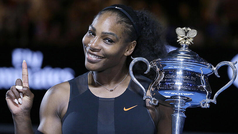 Am Mittwoch (Ortszeit) gab Serena Williams bekannt, dass sie im Herbst ihr erstes Kind erwartet. Wie es sich für die Drama-Queen gehört, löste sie auch dieses Mal zunächst wieder viel Verwirrung aus. Auf Snapchat hatte die Amerikanerin ein Foto von sich in einem gelben Badeanzug hochgeladen, das sie offensichtlich mit einem Baby-Bauch zeigte. Darunter kommentierte sie: "20 Wochen".
