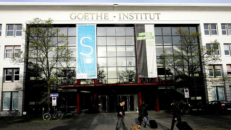 Ein Teil der Vorträge findet im Goethe-Institut statt. Ein Teil der Vorträge findet im Goethe-Institut statt.