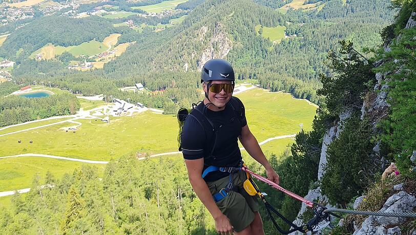 Zwei Klettersteige gibt es an den Felswänden des Kleinen Jenner in der Nähe der Bergstation. Zwei Klettersteige gibt es an den Felswänden des Kleinen Jenner in der Nähe der Bergstation.