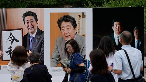 Der Auftakt zum Prozess gegen den Attentäter des japanischen Ex-Premiers Abe zieht großes Interesse auf sich. (Archivbild)