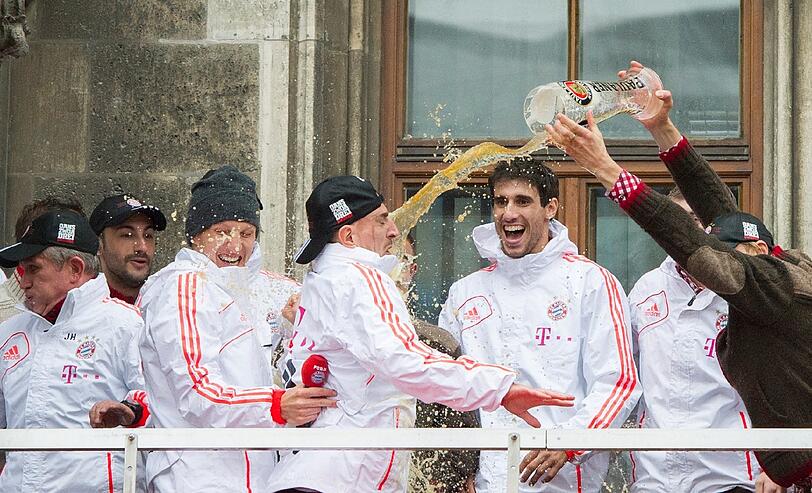 "Mia san Triple". Die Bilder von der Bayern-Siegesfeier am Sonntag.