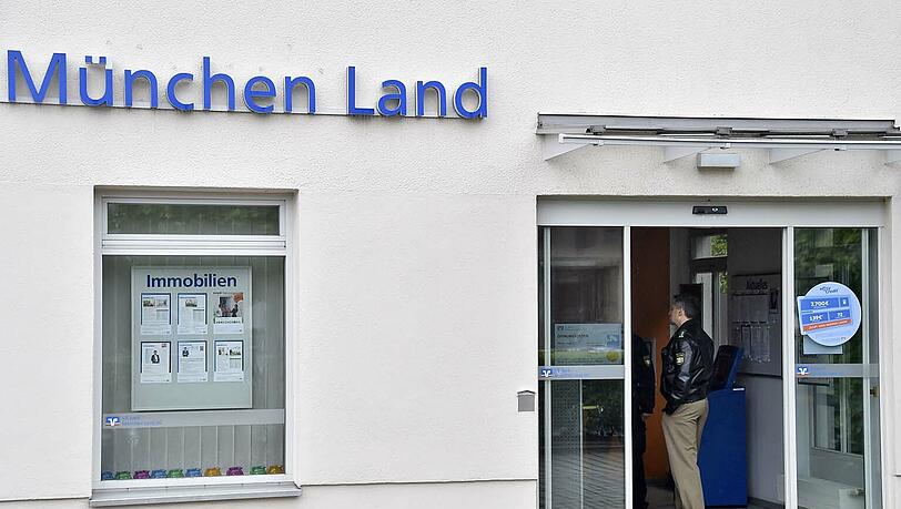 Am Dienstag wurde eine Filliale der VR-Bank in Taufkirchen überfallen. Am Dienstag wurde eine Filliale der VR-Bank in Taufkirchen überfallen.