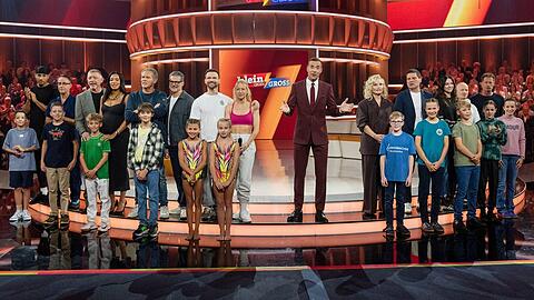 Am 11. November versammelt Kai Pflaume (Mitte) wieder prominente Gäste bei "Klein gegen Groß".