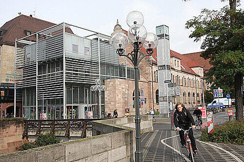 Hinter den Sandsteinmauern des KunstKulturQuartiers &ndash; ehemals K4, Komm, Künstlerhaus &ndash; toben Revierkämpfe: Es geht um die Erdgeschossräume fürs Kunsthaus.