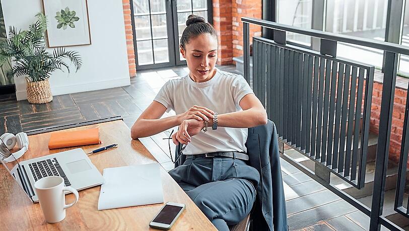 Nicht mehr die Arbeitsstunden pro Tag, sondern pro Woche sollen entscheidend sein, so schlägt es die FDP vor. Mehr Flexibilität sei gar nicht nötig, hält die Vorsitzende des Deutschen Gewerkschaftsbundes, Yasmin Fahimi, dagegen.