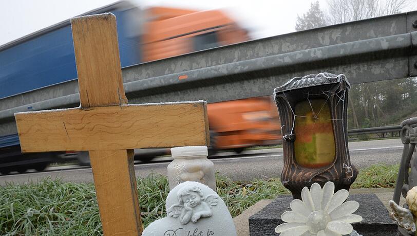Deutschlandweit ging die Zahl der Verkehrstoten zurück, aber auf Bayerns Straßen starben mehr Menschen