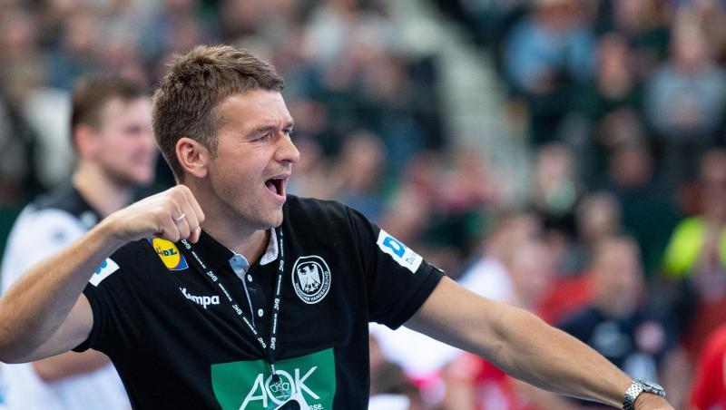Deutschlands Trainer Christian Prokop bejubelt ein Tor seiner Mannschaft. Foto: Guido Kirchner/Archivbild Deutschlands Trainer Christian Prokop bejubelt ein Tor seiner Mannschaft. Foto: Guido Kirchner/Archivbild