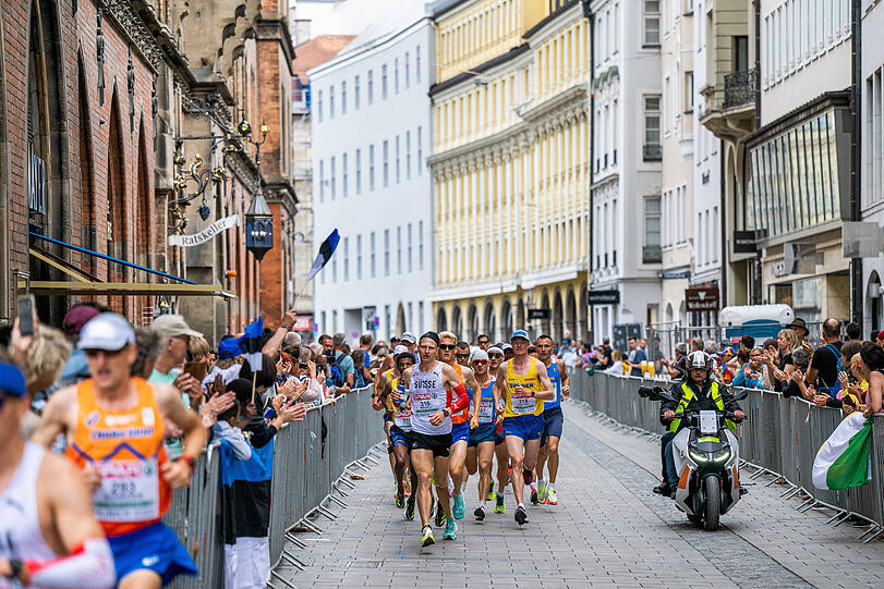 Laut Veranstalter waren rund 110.000 Zuschauer beim Marathon dabei.