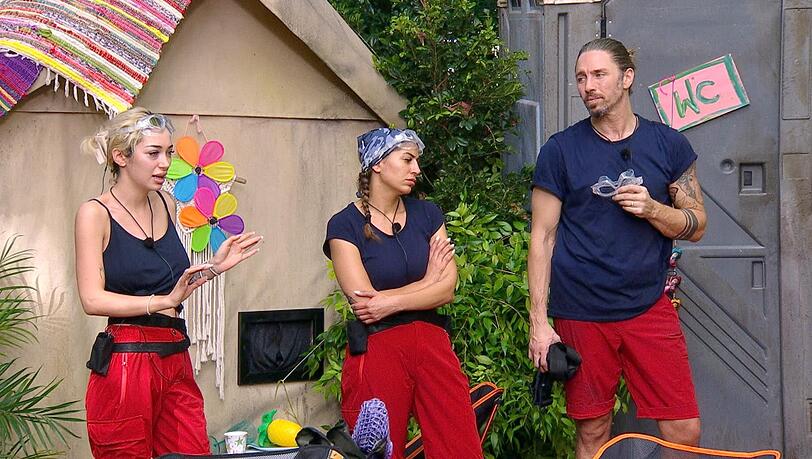 W&auml;hrend Eva und Gil zur Dschungelpr&uuml;fung antreten wollten, lehnte Ariel direkt ab.