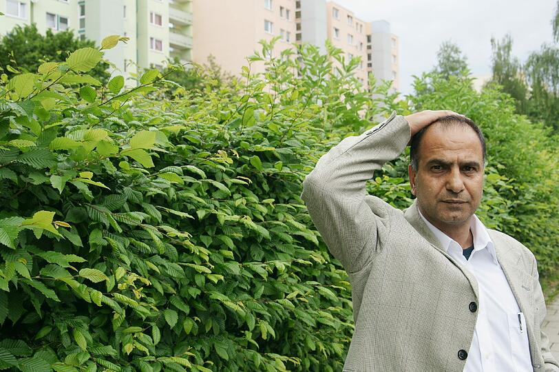 Er hat eine Wunde am Kopf: Abdul R. (51) wird beim Spaziergang in Neuperlach von Krähen angegriffen.