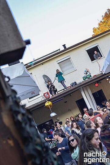 Unter dem Motto IHR WOLLT ES NICHT ANDERS - feierte der Rave Autonimca sein letztes große Open-Air des Jahres, in der Storchenburg, am Ostbahnhof. Mehr Bilder unter: www.nachtagenten.de