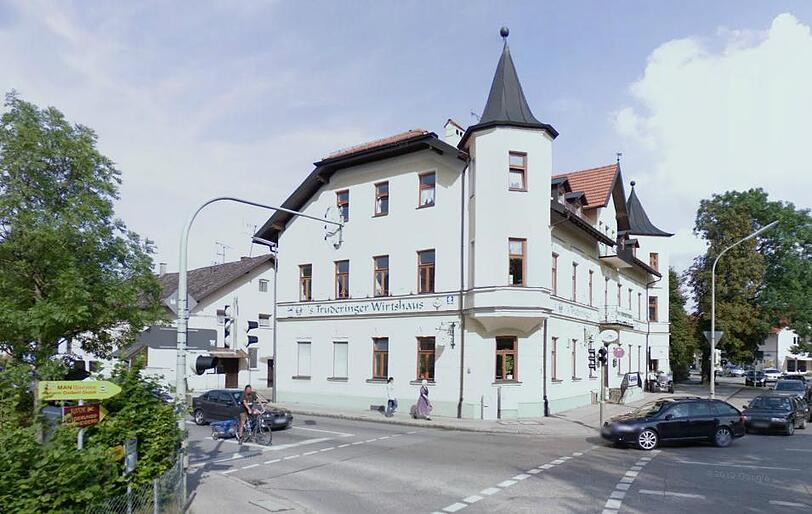 Hier treffen sich die Umfahrungs-Befürworter zum Start der Radl-Demo.