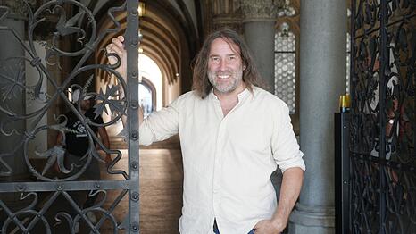 Roland Hefter ist f&uuml;r die SPD im Stadtrat. F&uuml;r die Kommunalwahl 2026 wirbt er mit einem ungew&ouml;hnlichen Motiv.